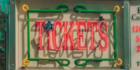 Maximizing Your Budget: How to Enjoy Live Events on a Tight Budget