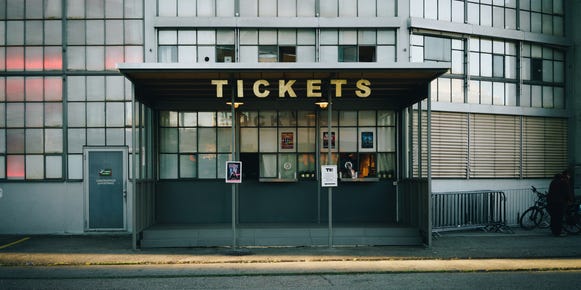 Last Minute vs Right Away: When's the Best Time to Buy Tickets?